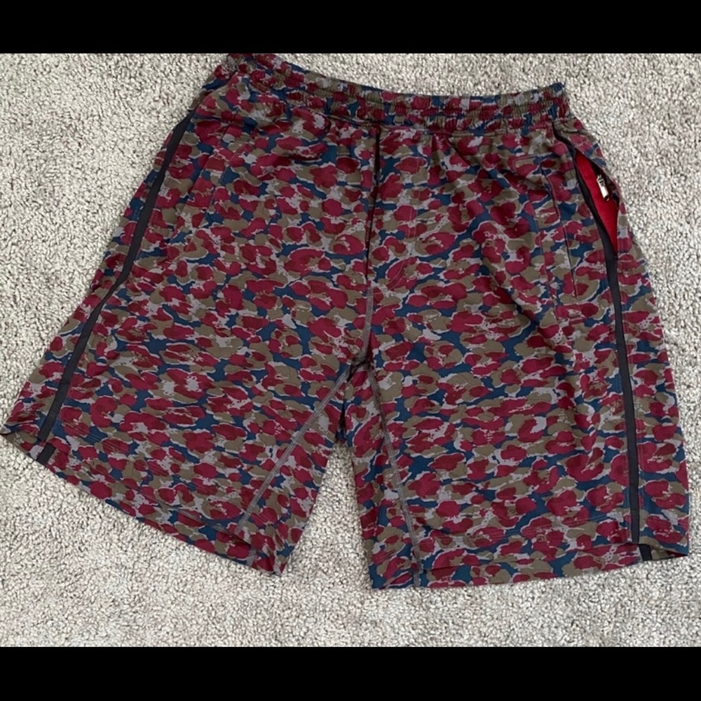 Men’s lululemon pacebreaker shorts